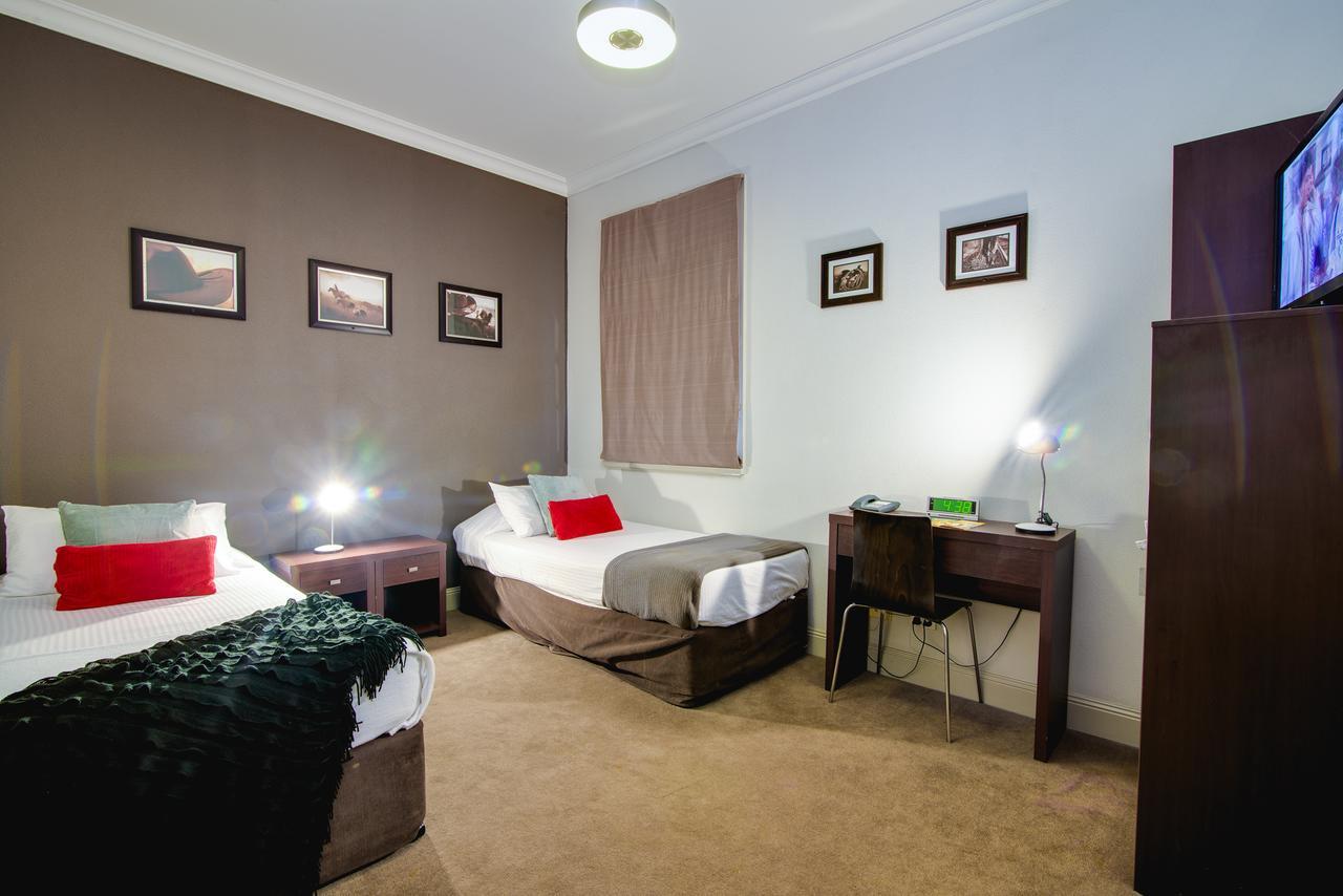 Royal Hotel Ґімпі Екстер'єр фото